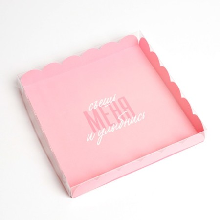 Cookie box, confectionery packaging with PVC lid, “eat me and smile”, 21 x 21 x 3 cm-1