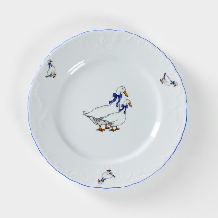 The plate "Rococo. Geese ", d = 25 cm, white, porcelain, mix-4