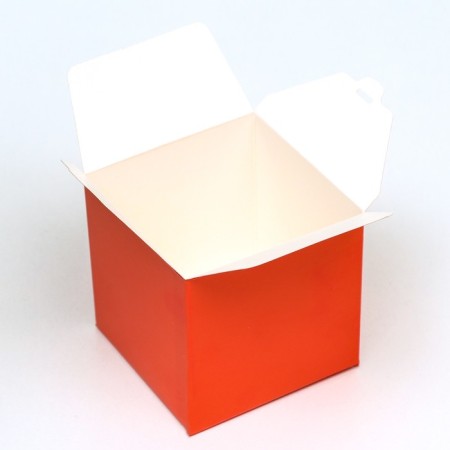 The box is folding, square, red, 8 x 8 x 8 cm,-2