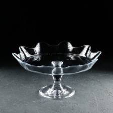 Patisserie glass dish on the glass, D = 32 cm