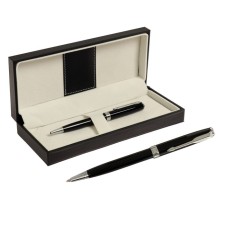 Gift Ballpoint Handle in the leatherette case is a swivel pb s, black body/silver