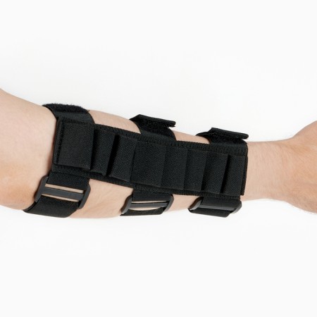 Hunter Parntash on the hand, nylon, 8 rounds, black