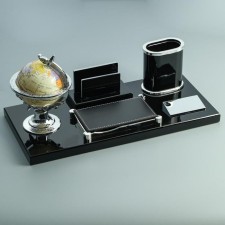 Table of desktop stationery 4V1