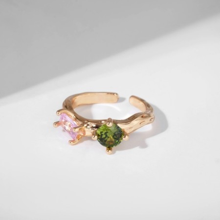The ring "brightness" of crystals, the color is pink-green in gold, dimensionless-1
