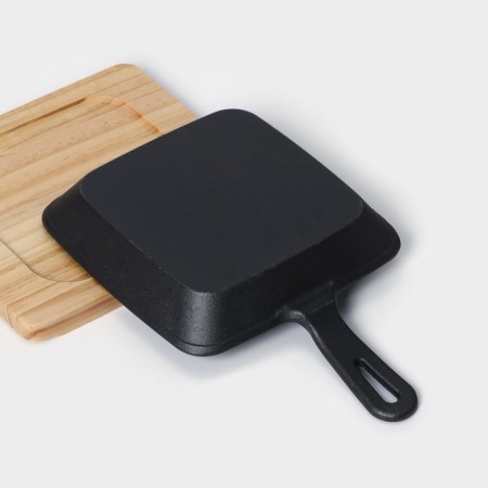 The cast -iron pan “Square. Grill ", 19 × 3 cm, on a wooden stand-5