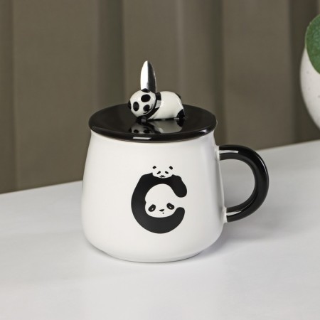 Ceramic mug with a lid and spoon "Panda", 450 ml, white and black color