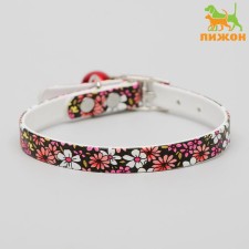 The collar is soft of artificial leather with a floral print, 31 x 1 cm, a mix of colors