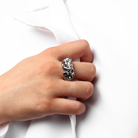 Ring Metal "Tren" is crumpled, the color is silver, dimensionless-3