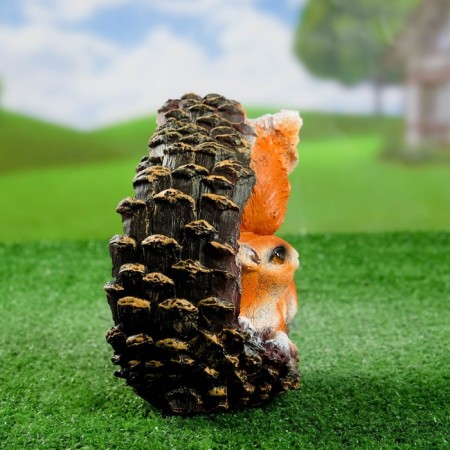 Garden figure "Squirrel in the bump" 25x20x14cm-1
