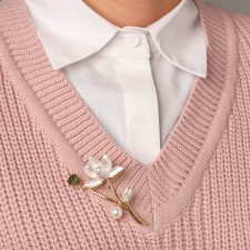 Brooch 