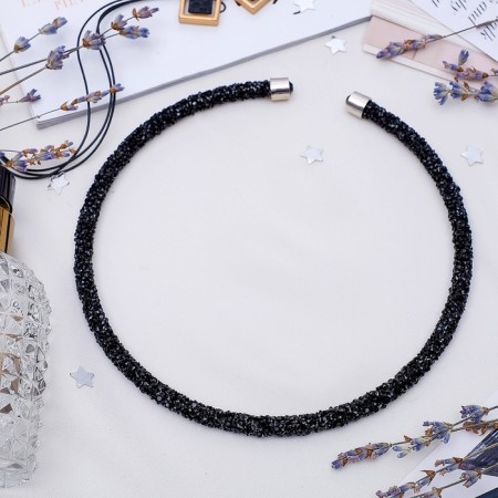 Chatter's necklace, black color, 30 cm