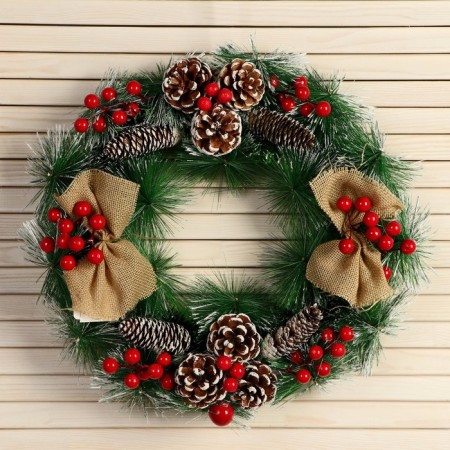 New Year's wreath d- 34 cm "Cozy fairy tale" berries on twigs