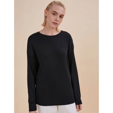 Longslewed female, size m, black color