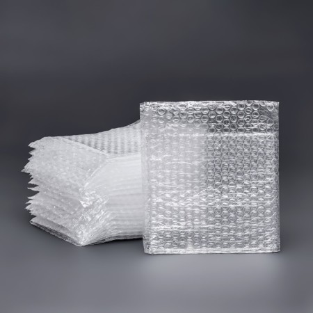 A package of runway with a valve, p/e, 3 layers, 18 x 16 + 5 cm, set 50 pieces