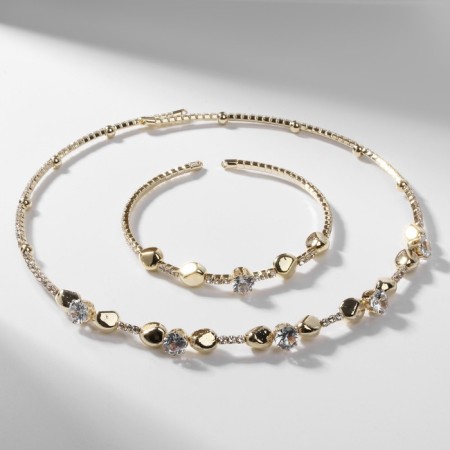 Set 2 objects “necklaces, bracelet” noel figure, white color in gold