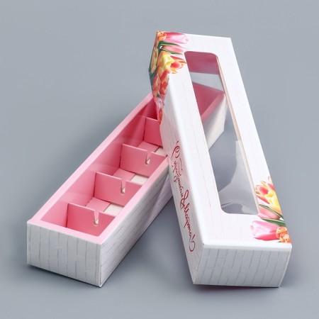 Box for 5 sweets with a shell, with the window "March 8", 21 x 5 x 3.3 cm. Confectionery packaging-3