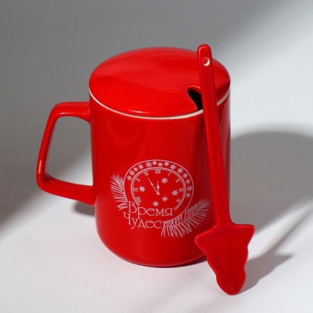 Ceramic mug with a spoon and lid "Miracles Time", 400 ml, red color-3