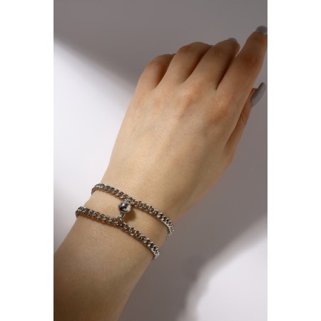 Bracelets "Demetrons" on the magnet, the color of silver l = 17-11