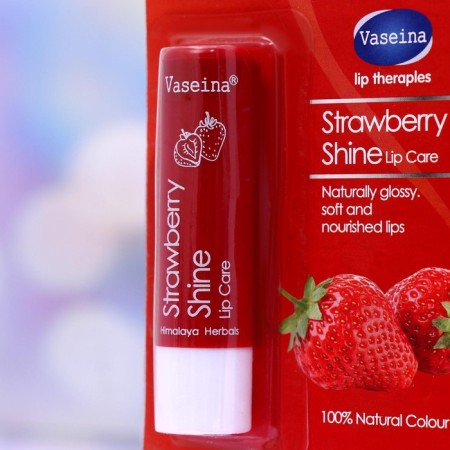Lip Vaseline with strawberries-1