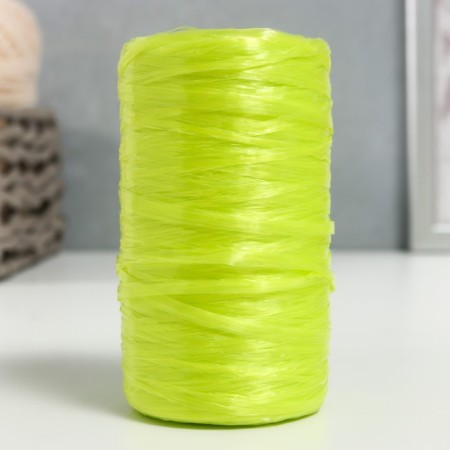Yarn "for knitting moons" 100% polypropylene 300m/75 ± 10 g in the shape of a cylinder (lime)