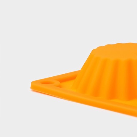 The form for baking the share "Sweets. Circle ", silicone, 28 × 21 cm, 12 cells, d = 6 cm, D at the bottom = 4 cm, color mix-3