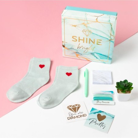 Feminine gift set KAFTAN "Shine Bright"-1