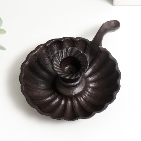 Cast iron candle for 1 candle "shell" with a handle 6x13x19 cm-1