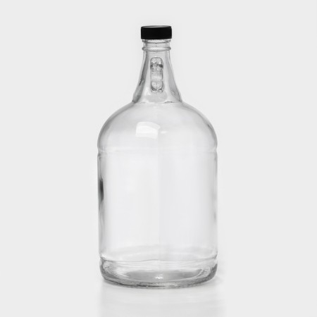 A glass bottle with a pen "Verona, 2.92 liters-1