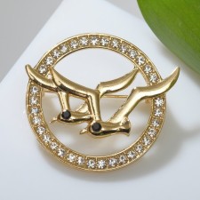 Brooch 