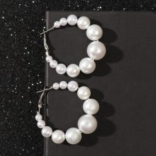 Pearls are large, white color in silver, d = 5 cm