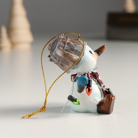 Souvenir Polystone Snowman "Snowman with a watering can on the head, holds a garland" 6x5x6 cm-1