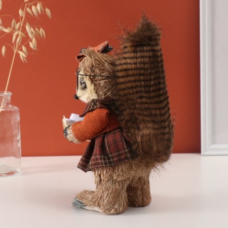Decor "Squirrel with glasses with a book" 16x15x23 cm-1