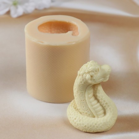Silicone Mold "Snake No. 2" Silicon 6x5x4 cm-1