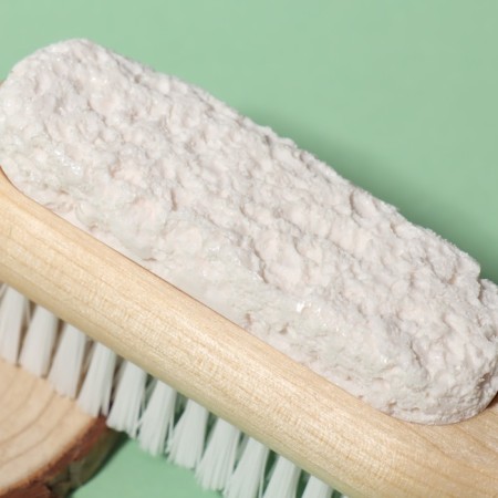 Pumza for pedicure, with a brush, with a suspension, wooden, color mix-3