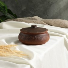 A baking pot with a lid 