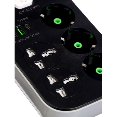 Удлинитель 3 евро + 2 унив.роз, 2м, 1300 Вт, 3х0.75 мм2, 2 USB-A+USB-C, 2.1А, c з/к, с выкл. 10534-2