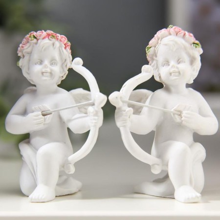 Souvenir Polystone "Cupid" in a wreath of roses, mix, 6.5x6x5 cm