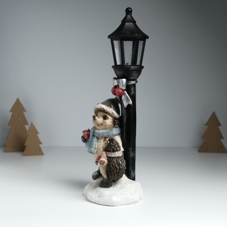 Souvenir Polystone Light "Hedgehogs in winter outfits at the lamppost" 12.5x10.5x31.5 cm-2
