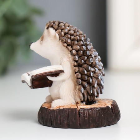 Polystone souvenir "Hedgehog on a stump - reading" 5.2x4.3x4.6 cm-3