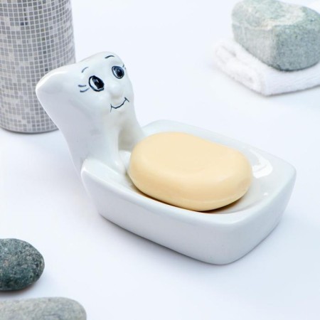 Soap dish "tooth"