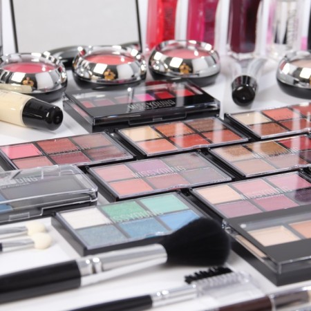 A set of professional cosmetics "Miss Young" No. 10-15