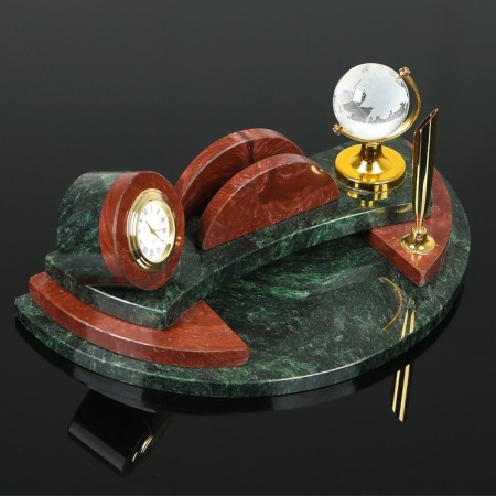 The desktop "Half -crock with a clock", 25x13x10 cm, coil, krenoid-1