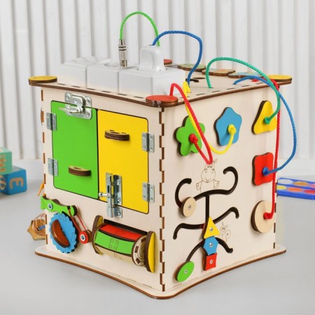Bizikub "Developing Cube", with an electrician 25 × 25 cm