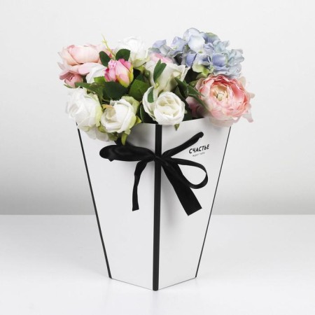 Box for flowers on the tapes "Chanel", 17 x 25 x 9 cm-1