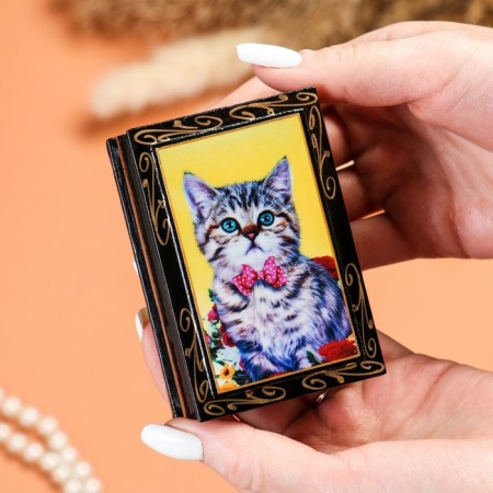 Casket "Kitten with a butterfly", 6x9 cm, lacquer miniature-2