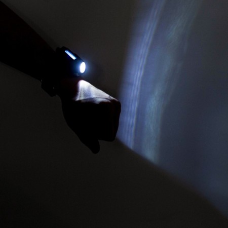 Battery-off flashlight, 3 watts, 500 mAh, 200 lm, XPE, 6 x 5.2 cm, strap l-20.5 cm-3