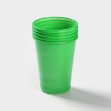 A single -cut plastic glass 