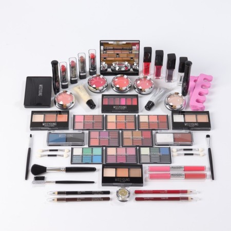 A set of professional cosmetics "Miss Young" No. 10-10