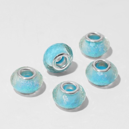 Busina AB is faceted, the color is blue in silver
