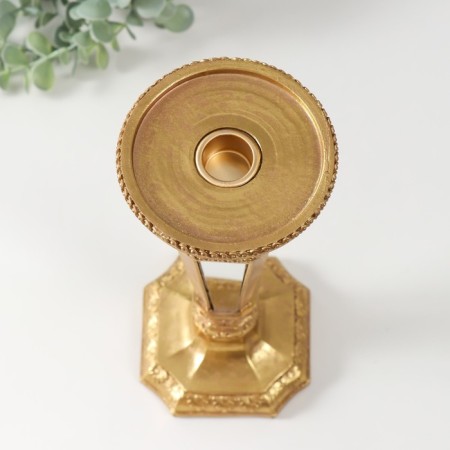 Polystone candlestick for 1 candle "Observing" gold 10.7x10.7x26.4 cm-2
